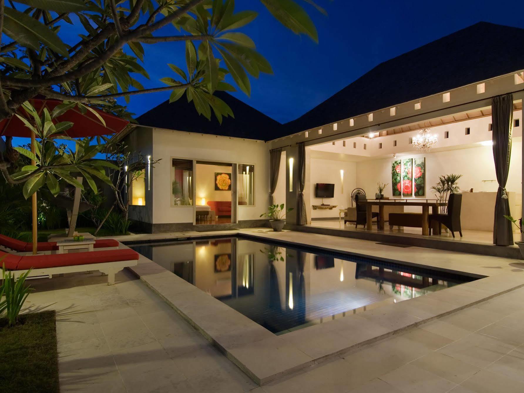 Kamuela Villas Seminyak Exterior photo