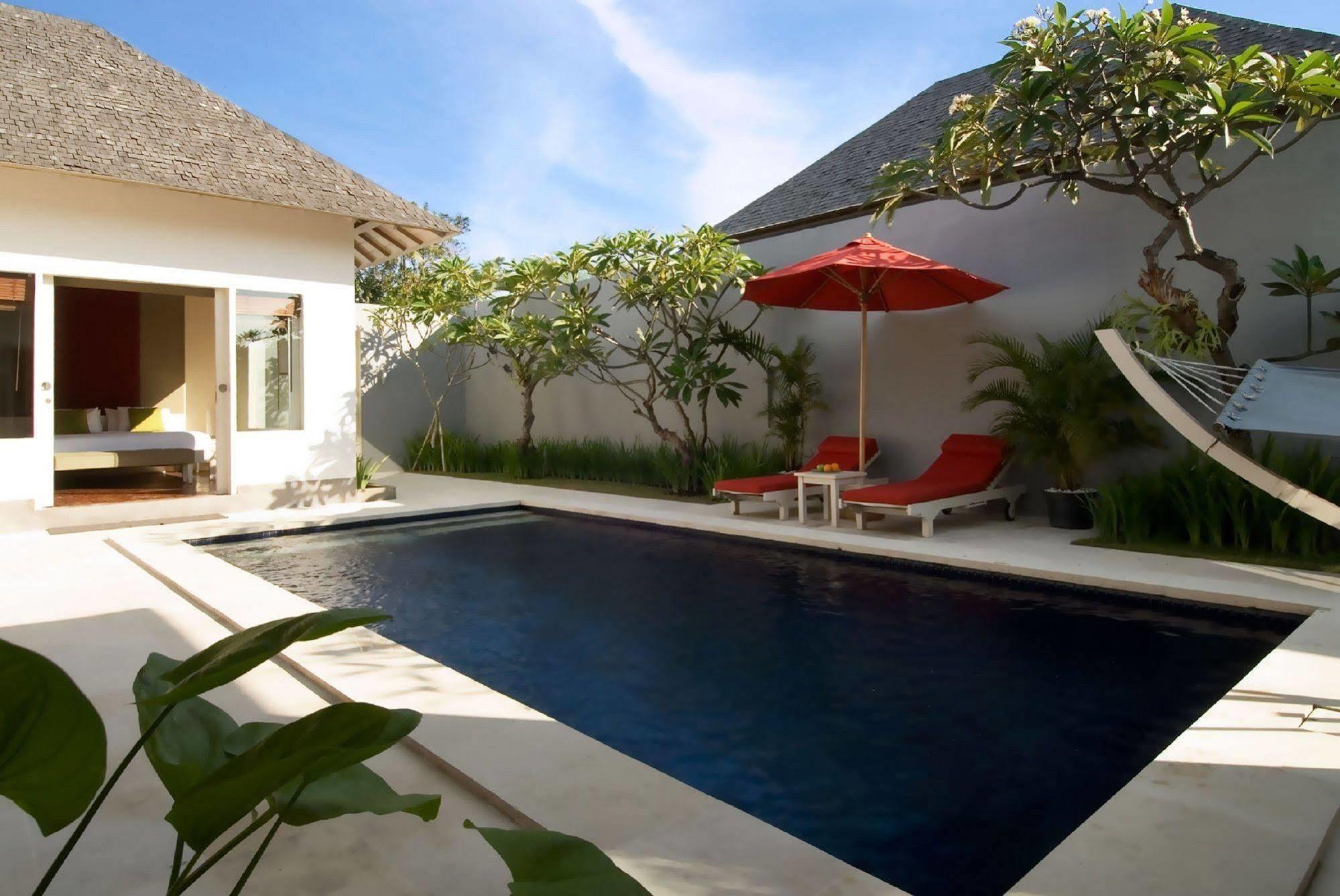 Kamuela Villas Seminyak Exterior photo