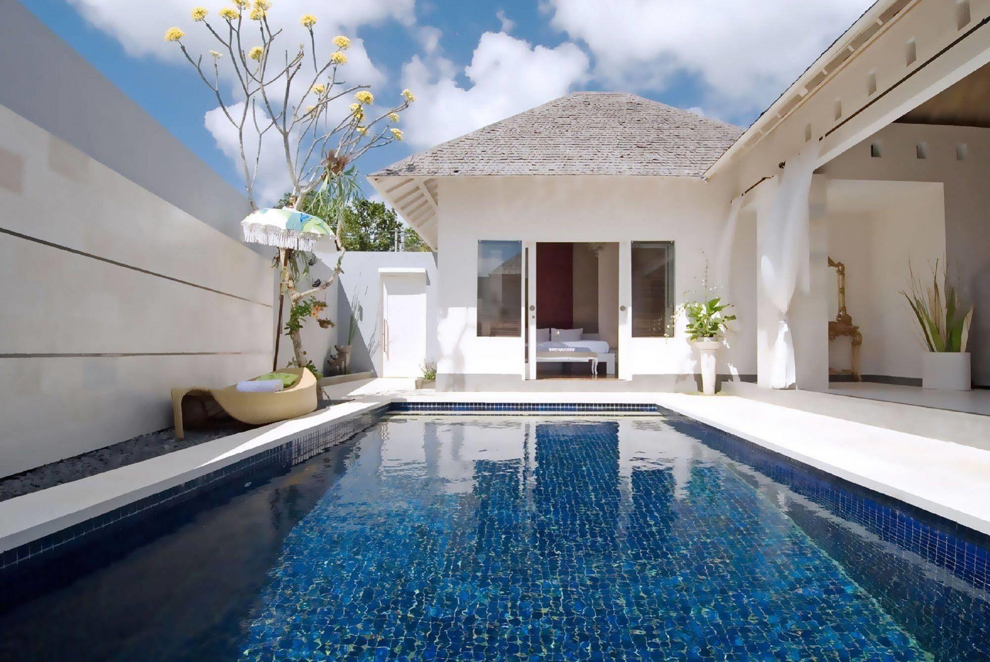 Kamuela Villas Seminyak Exterior photo