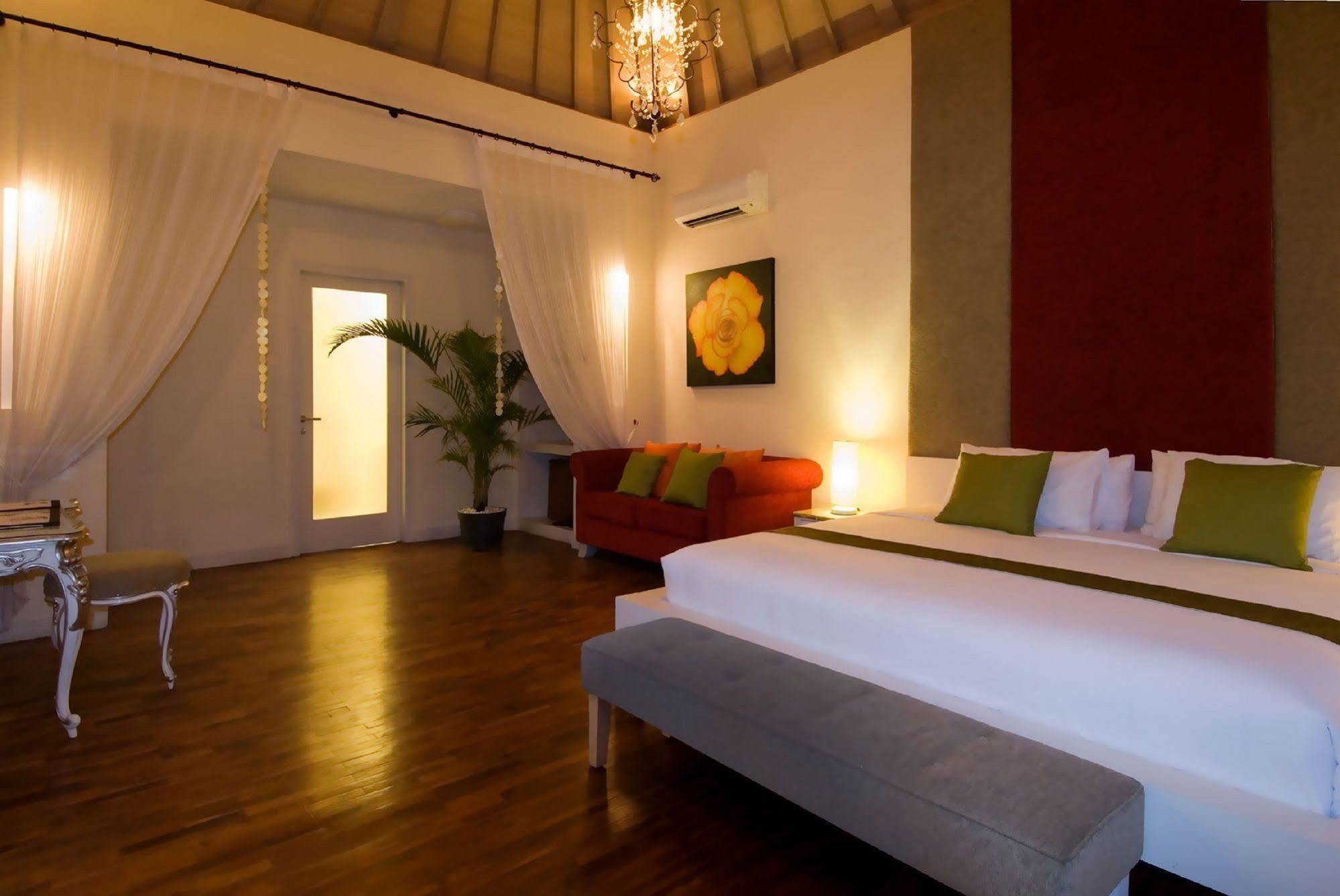Kamuela Villas Seminyak Exterior photo