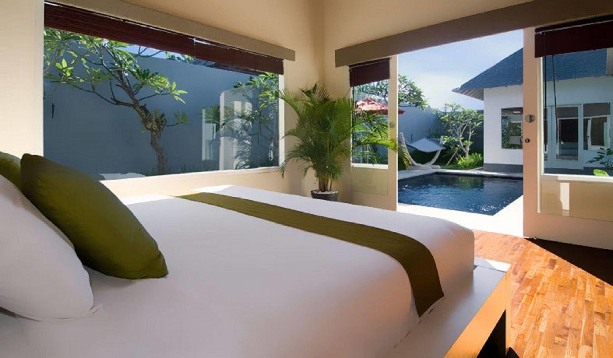 Kamuela Villas Seminyak Exterior photo