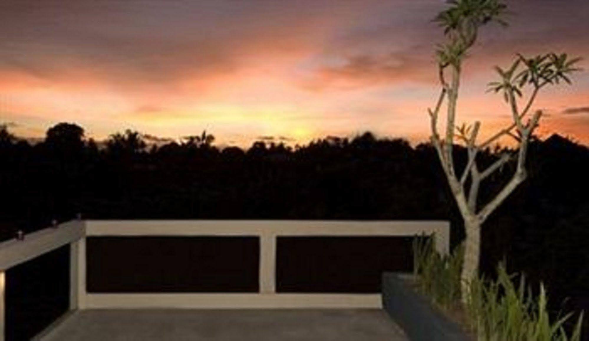 Kamuela Villas Seminyak Exterior photo