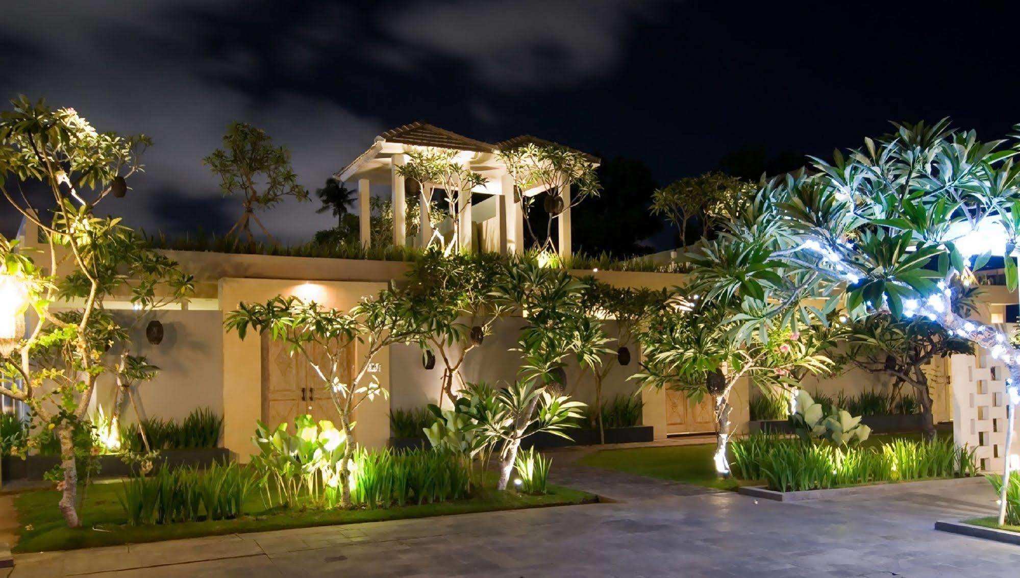 Kamuela Villas Seminyak Exterior photo